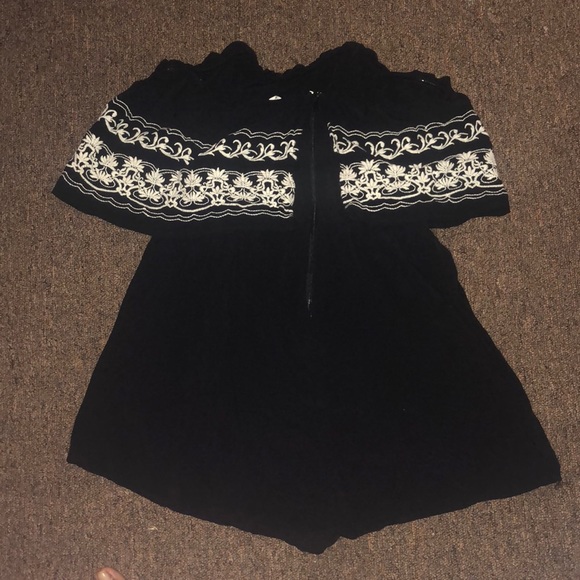 Romper - Picture 3 of 4